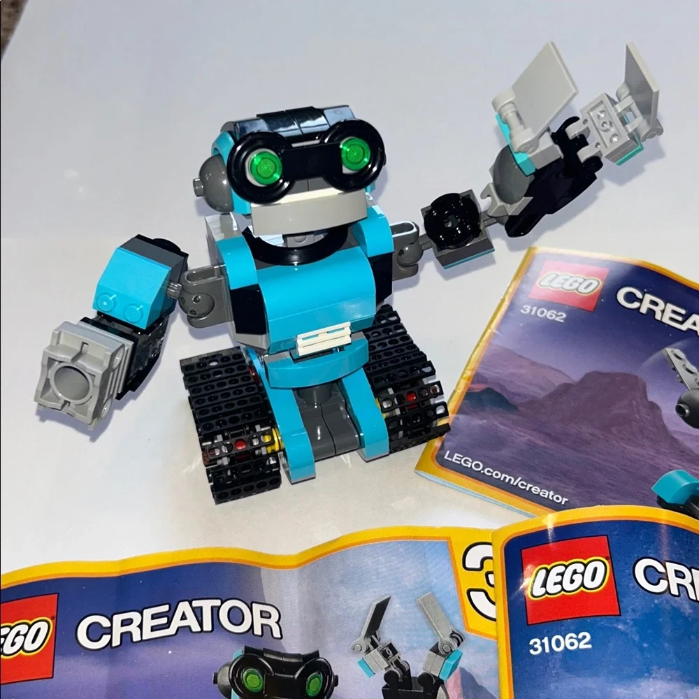 LEGO Creator 3-in-1 Robo Explorer Set #31062 Built set. No box.